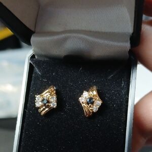 Elegant Gold Tone and Black Stone Earrings